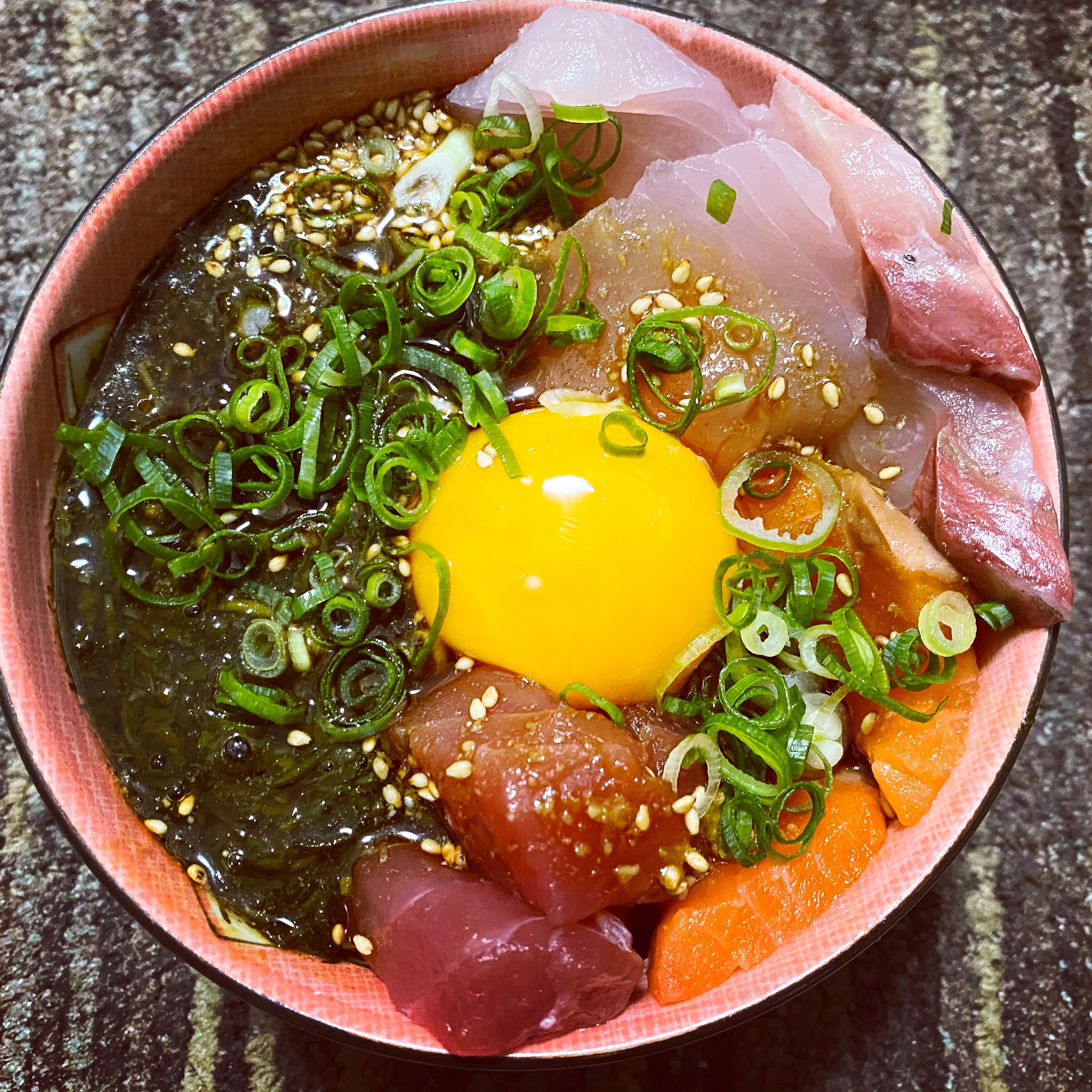アレンジレシピ公開 簡単ガッツリ アカモク海鮮丼 スーパー海藻まるわかり 教えて アカモク先生
